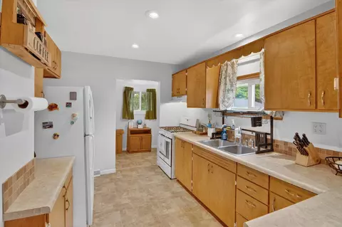 1306 Leroy St, Jackson, MI 49201 photo 14