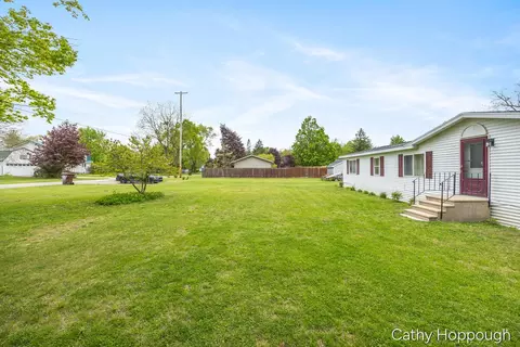 153 Baldwin St, Lyons, MI 48851 photo 4