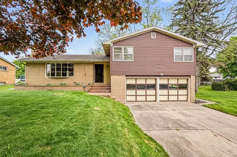 7431 Thomas Ave, Jenison, MI 49428