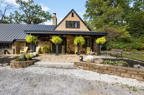1614 Cedar Point Dr, Niles, MI 49120