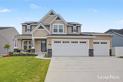8825 Emerado Rd, Jenison, MI 49428