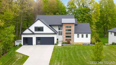 5391 Eagle Pass Dr, Hudsonville, MI 49426