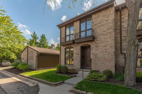 758 Greenhills Dr, Ann Arbor, MI 48105