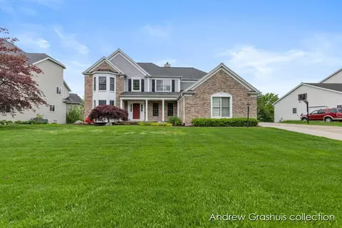 7326 Royal Rdg SE, Caledonia, MI 49316