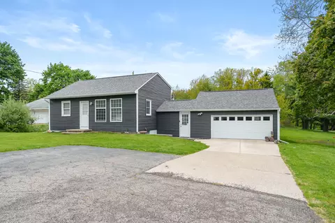 Exterior - 2496 W B Ave, Plainwell, MI 49080 photo 4 of 8