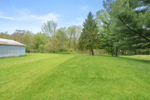 Exterior - 2496 W B Ave, Plainwell, MI 49080 photo 5 of 8