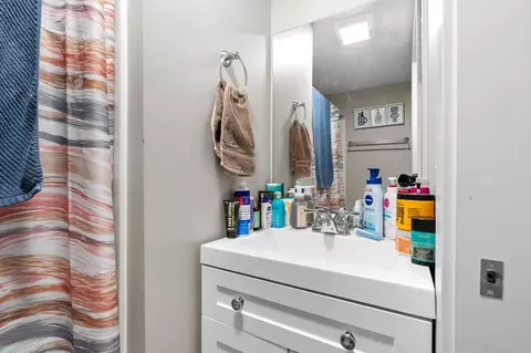 Bath - 2496 W B Ave, Plainwell, MI 49080 photo 2 of 2