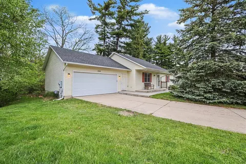 165 Hunters Trail Ct, Middleville, MI 49333