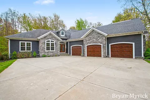 3355 Palmer Dr, Saugatuck, MI 49453