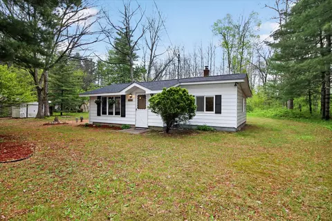 4038 E 3rd Ave, Newaygo, MI 49337