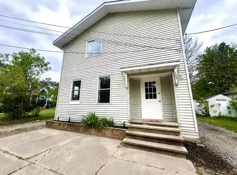 105 N George St, Decatur, MI 49045