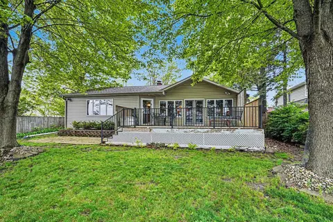 9525 Woodlawn Dr, Portage, MI 49002