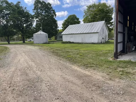 Exterior - 1112 N Marshall Rd, Tekonsha, MI 49092 photo 7 of 10