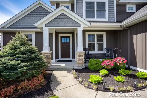 2480 Cedar West Dr, Jenison, MI 49428