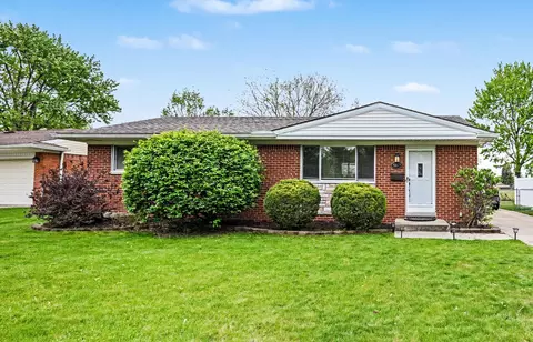 40579 Firwood Dr, Plymouth, MI 48170