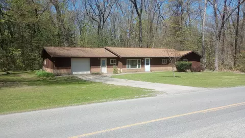 27 N Campbell Rd, Fountain, MI 49410