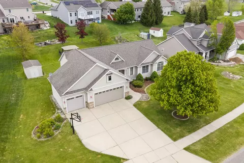 1815 Planters Row Dr SW, Byron Center, MI 49315