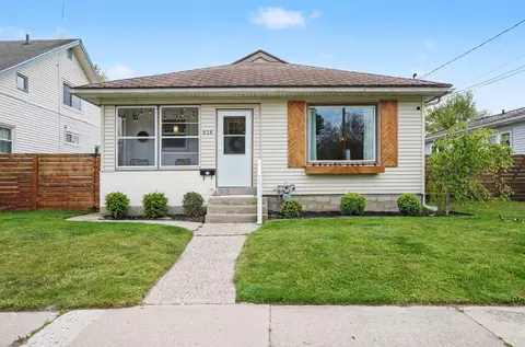 818 Norbert St NW, Grand Rapids, MI 49504