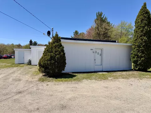 3261 Whitehall Rd, Muskegon, MI 49445