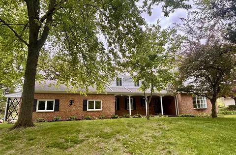 10341 Marshall Rd, South Lyon, MI 48178