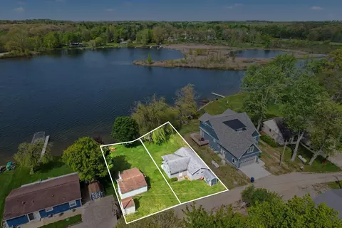 3070 Lake Dr, Reading, MI 49274