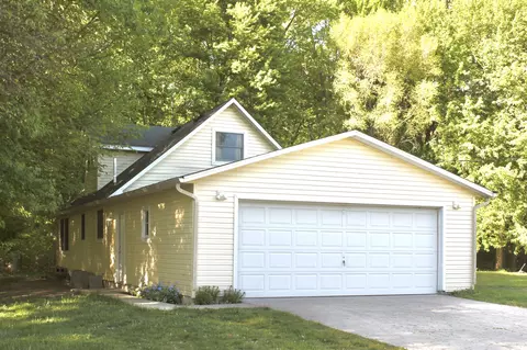 12768 Valley Dr, Wayland, MI 49348