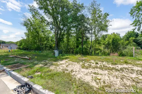 3044 Arbor Creek Ave SE, Kentwood, MI 49512