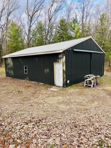 1661 N Centerline Rd, White Cloud, MI 49349