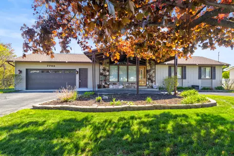 7702 Park Lane Ave, Jenison, MI 49428