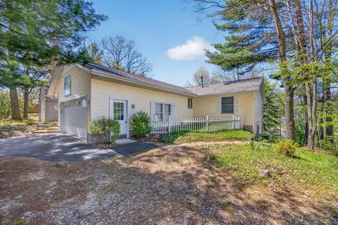 7993 Island Ct, Stanwood, MI 49346
