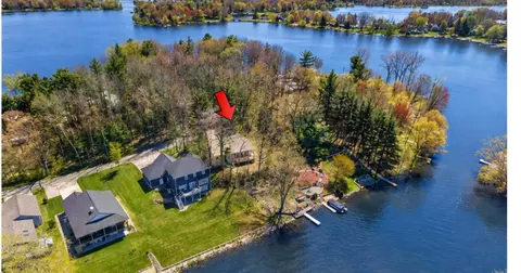 7993 Island Ct, Stanwood, MI 49346