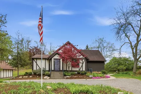 5575 Giles Ave NE, Rockford, MI 49341