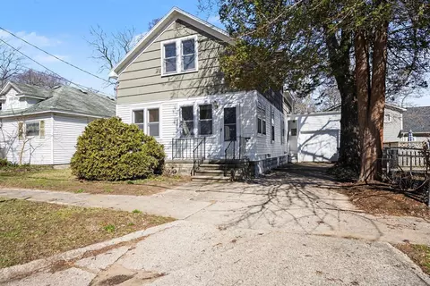 892 W Forest Ave, Muskegon, MI 49441