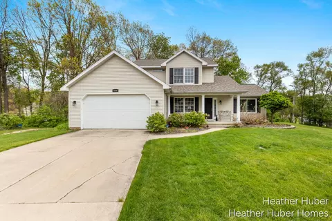 5196 S Oakvale Ct SW, Wyoming, MI 49519