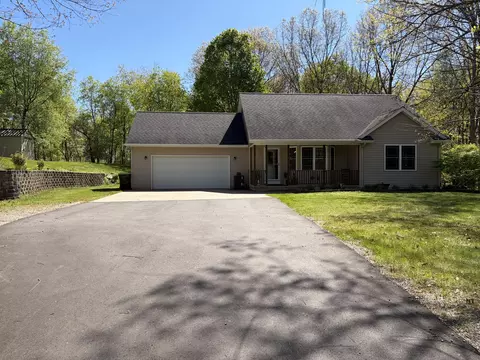 6050 Egan Ave SE, Caledonia, MI 49316