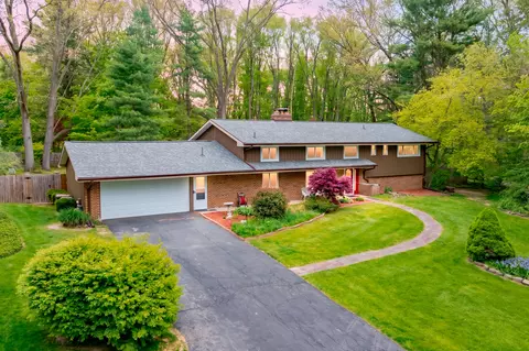 6146 Nantucket Ln, Kalamazoo, MI 49009