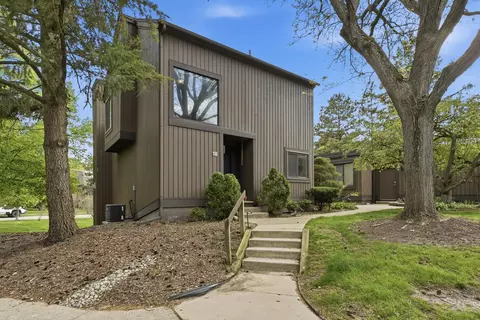 18 Northwick Ct, Ann Arbor, MI 48105