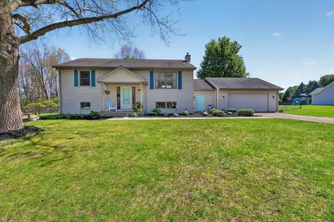 23027 Bobolink Ave, Mattawan, MI 49071