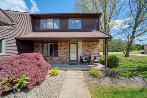 Exterior - 1819 Wedgefield, Jackson, MI 49201 photo 5 of 18
