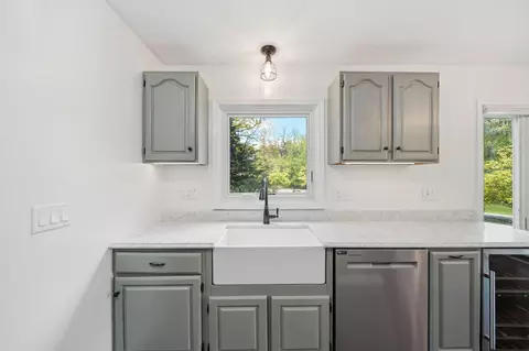 Kitchen - 1819 Wedgefield, Jackson, MI 49201 photo 4 of 6