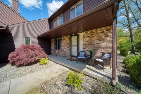 Exterior - 1819 Wedgefield, Jackson, MI 49201 photo 6 of 18