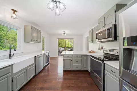 Kitchen - 1819 Wedgefield, Jackson, MI 49201 photo 3 of 6