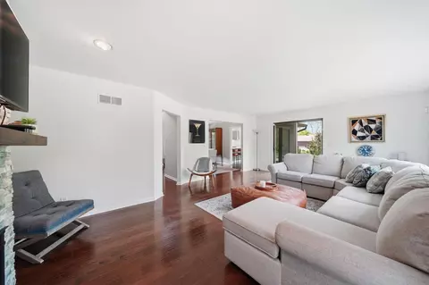 Living - 1819 Wedgefield, Jackson, MI 49201 photo 4 of 4