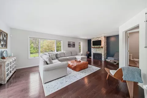 Living - 1819 Wedgefield, Jackson, MI 49201 photo 1 of 4