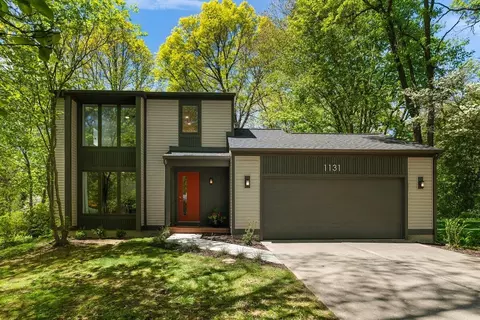 1131 Fernridge Ave SE, Grand Rapids, MI 49546