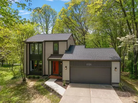 1131 Fernridge Ave SE, Grand Rapids, MI 49546