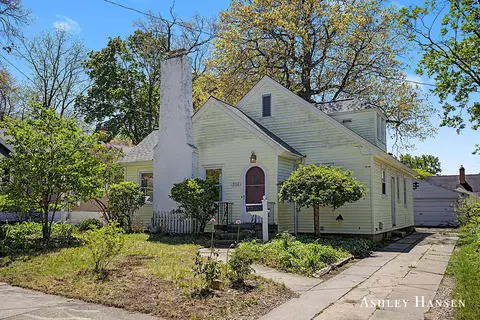 912 Joslin St SE, Grand Rapids, MI 49507