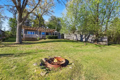 13615 Sunset Shores Dr, Cedar Springs, MI 49319
