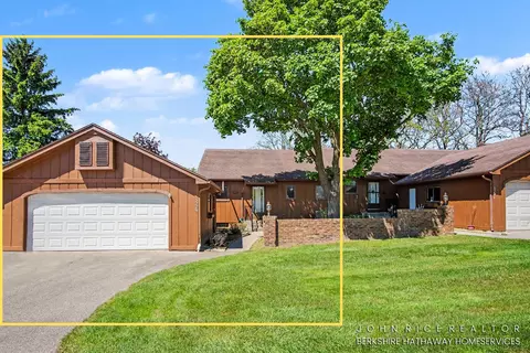 3225 Westminster Dr SE, Kentwood, MI 49512