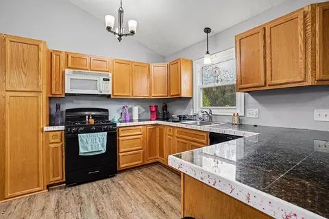 Kitchen - 18210 Mohawk Dr #2, Spring Lake, MI 49456 photo 2 of 3
